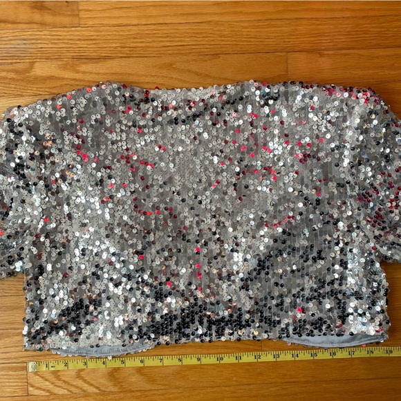 LONG SLEEVE SILVER SEQUINS SHORT BOLERO JACKET. Sizes S-M - Picture 10 of 13